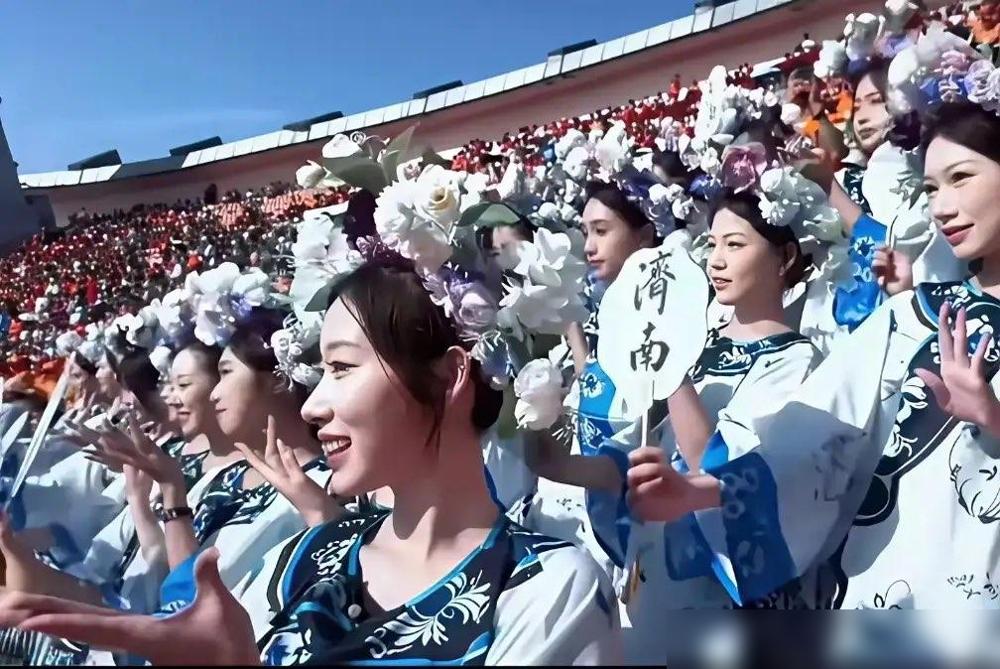 济南文旅主推夏雨荷，为啥在全网被骂？

咱这帮看着《还珠格格》长大的8090后，