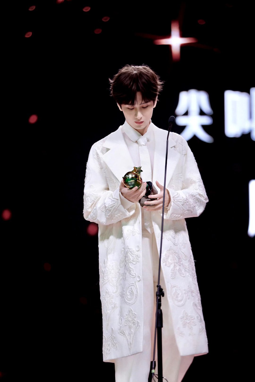 成毅长安二十四计cy成毅谢淮安天空虽然有乌云，但你会把乌云驱散的。成毅｜赴山海｜