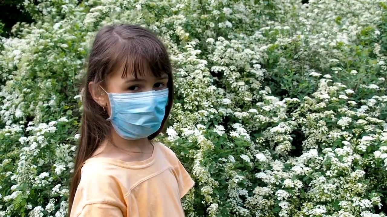 春分至过敏高发！春季养生做好这几点，轻松远离喷嚏、痒、红
 
明天就是春分节气，