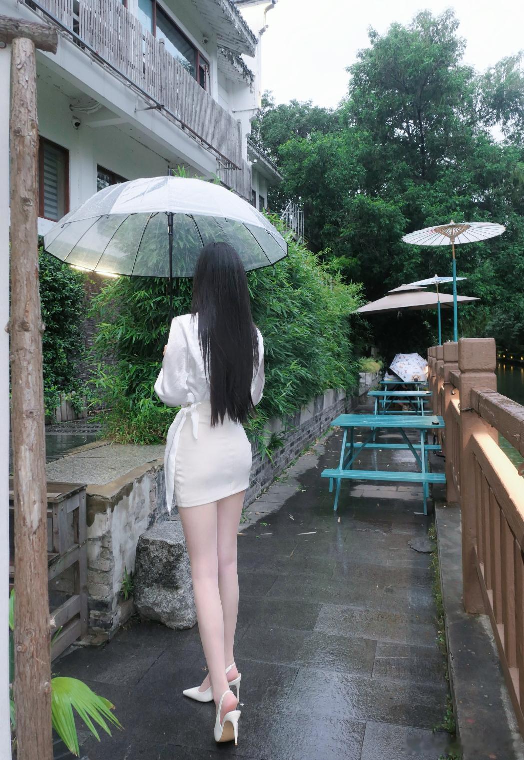 洋洋高锐’梦中之人◎年老了心……没有变跟着月亮走一走……就是十载◎人……都是特别