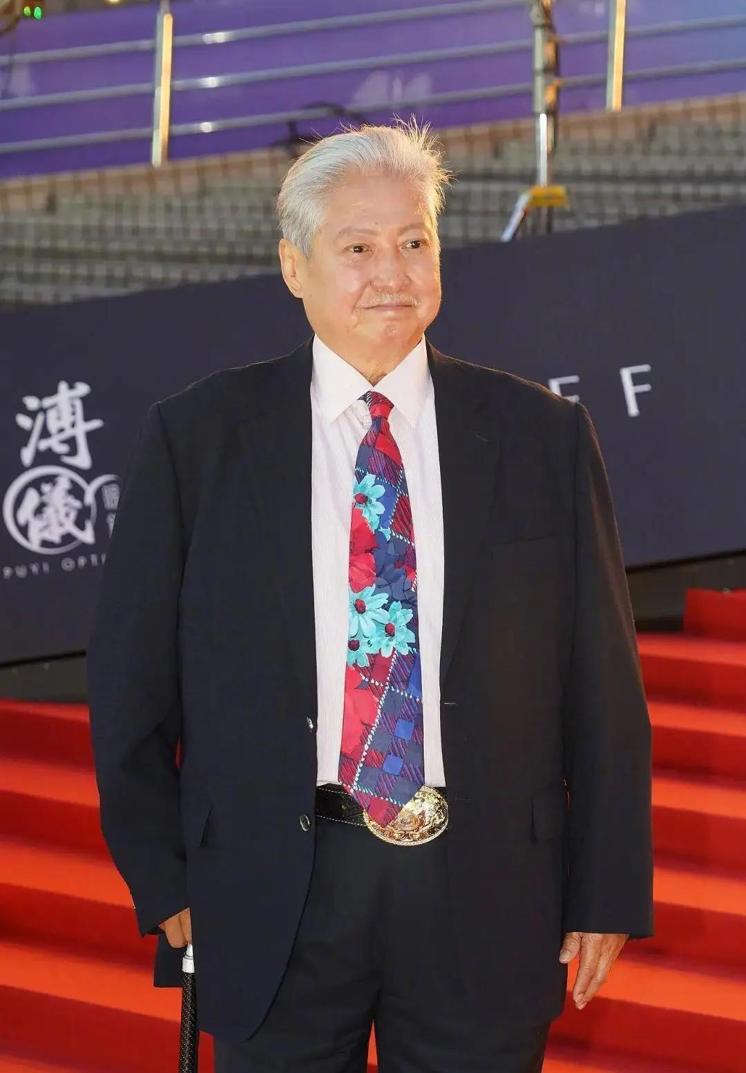 76岁的洪金宝，靠移植别人粪便菌群瘦了几十斤！你以为是抽脂？全错了。他儿子洪天明