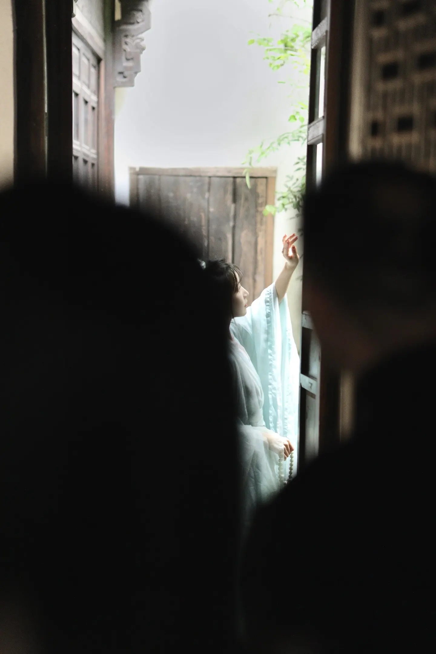 “你的弦外之音太隐晦了，世人听不懂”