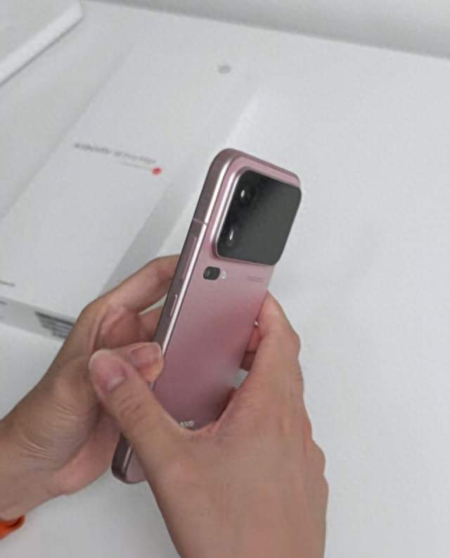 小米18 Pro Max首发开箱：这台大屏旗舰，把用户痛点都解决了？