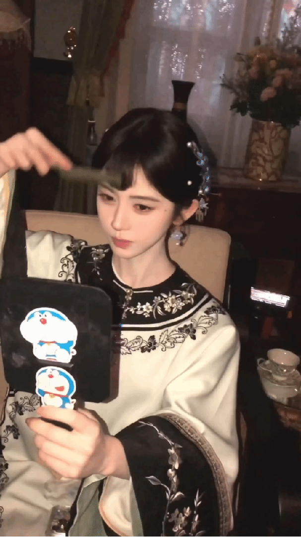 我的点赞特效变成鞠婧祎了，不信你试试？ 