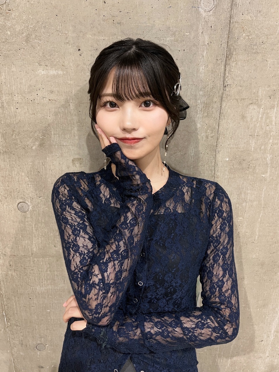 中西アルノ「5部は､髪をまとめてみちゃったり……めずらしいでしょ〜😼この日はい