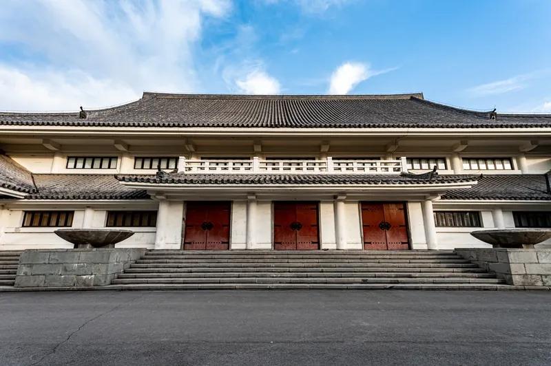 我支持日本人的说法，二战之中，他们不是被中国人打败，是被世界反法西斯盟军打败的。