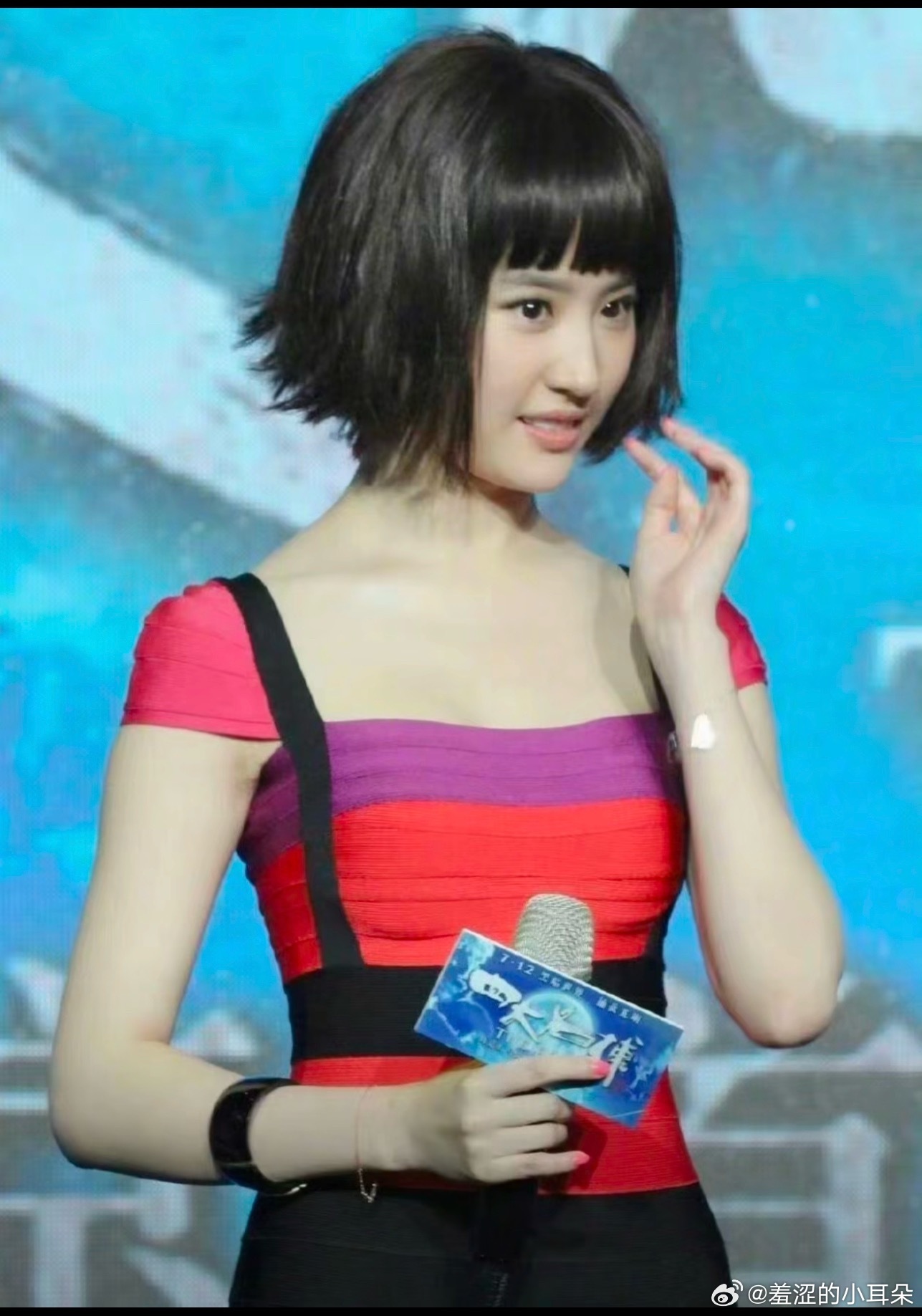 刘亦菲以前短发还挺好看的呢 