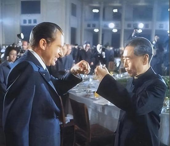 秘密破冰：那些鲜为人知的“前奏外交”
 
尼克松访华并非偶然，而是两国历经两年多