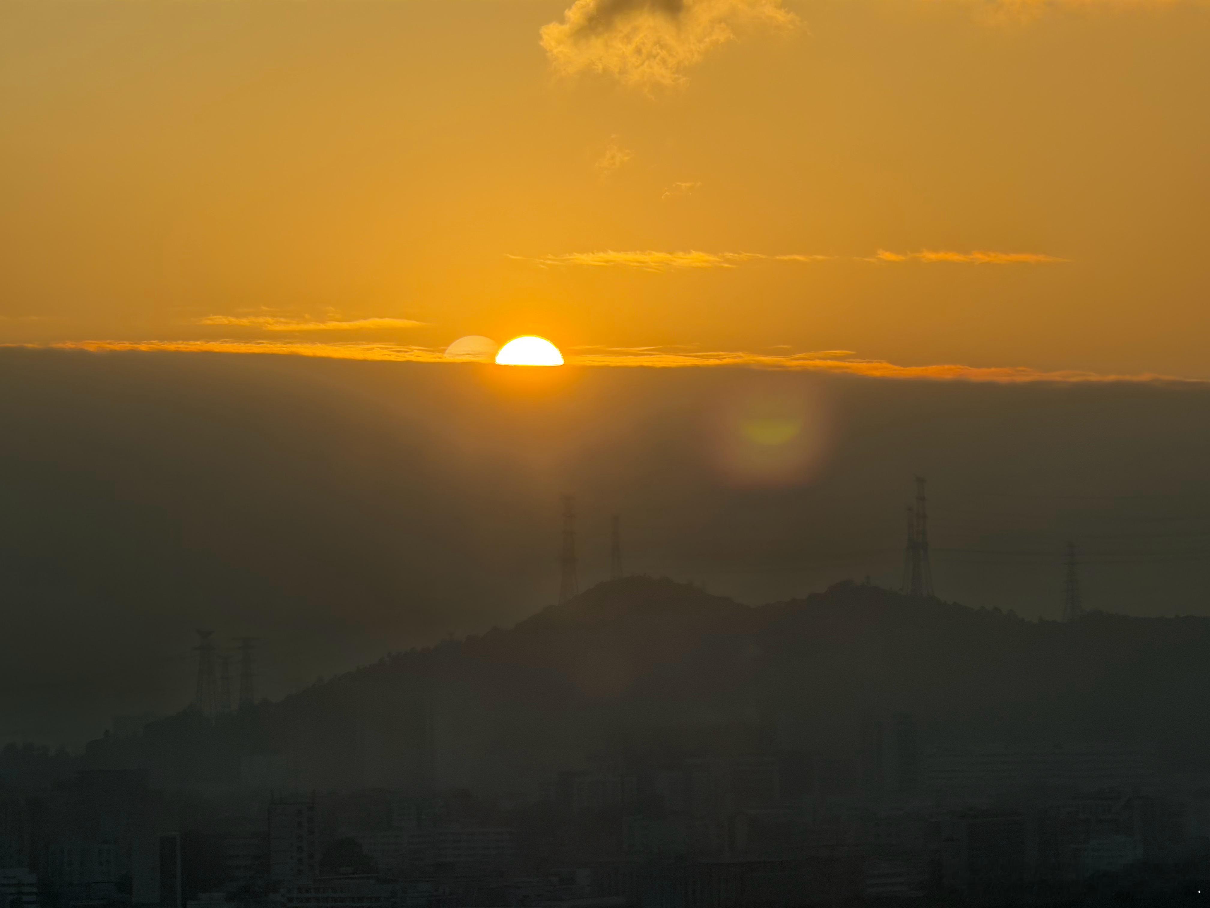 今天的日落有小强陪看🌄 