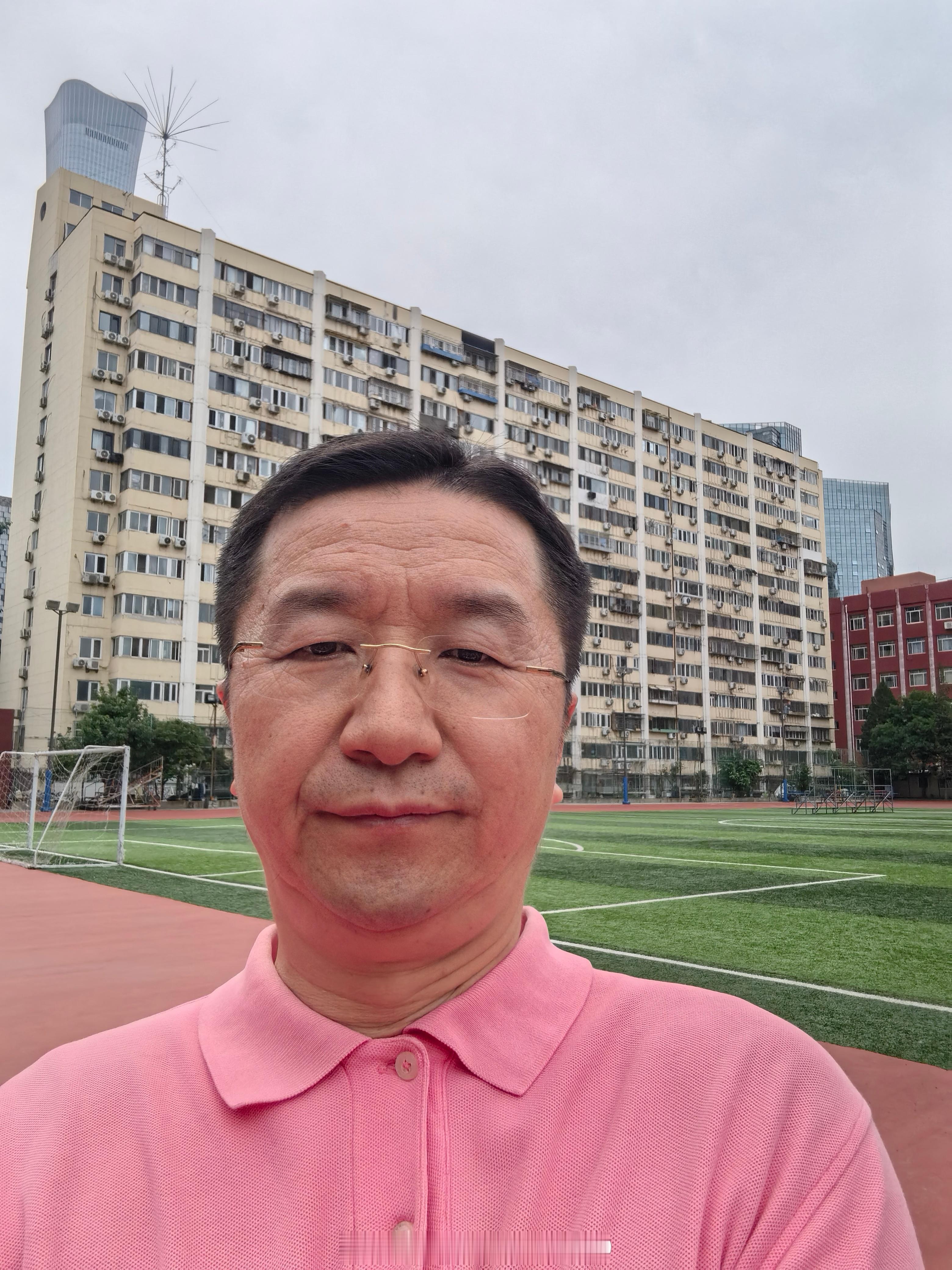 感谢首都经济贸易大学退休老校长还记得王晖副教授的贡献[抱拳][爱心]      