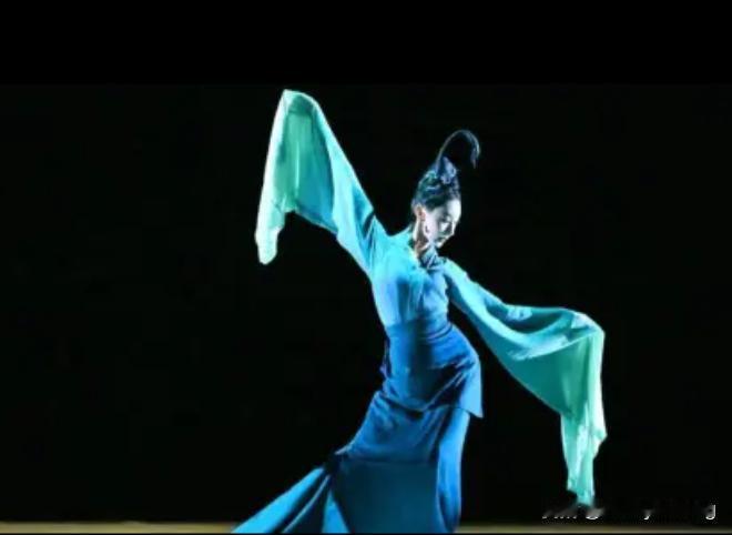 在中华传统文化中，“青”字真的太妙了。

这个青字可以说是中国从古至今所独有，外