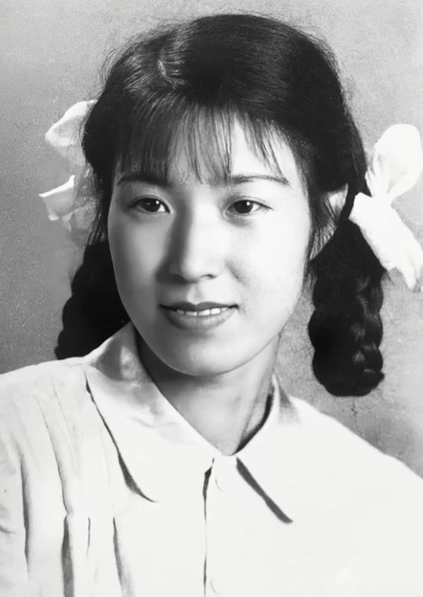 1956年，李玉琴到管理所探望溥仪。管理员考虑到两人结婚14年未同房，破例让她留
