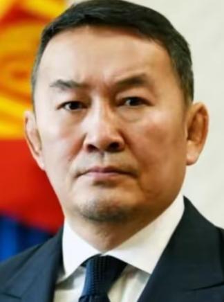 一位蒙古国的网友表示：看看现在强大的中国，我至今也没有想明白我们为什么要独立出来