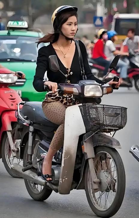 为什么越南的上班族几乎每个人都有一台本田摩托车，售价大概10000元人民币，为什