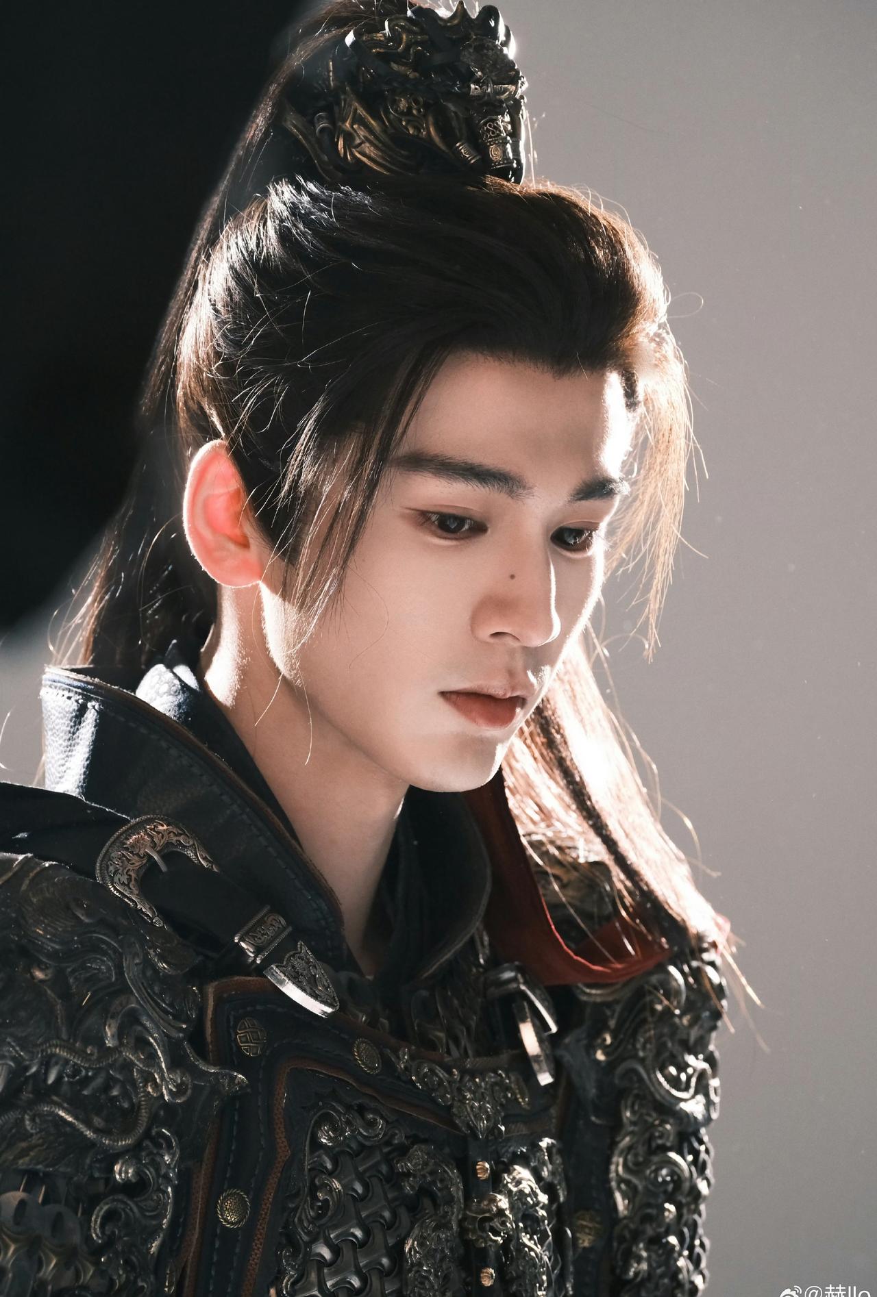 💞狭路相逢勇者胜，温柔只给意中人。@张凌赫z♡

♡💙zlh丨张凌赫｜张凌赫