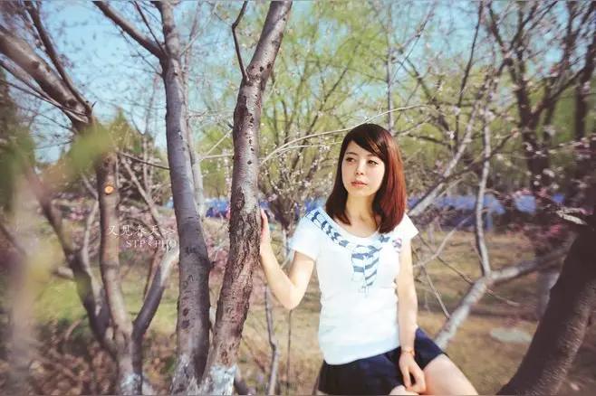 常州少年歌声起，《又见春天》满堂春。清澈嗓音如溪流，淌过青砖古巷，唤醒千年文脉。