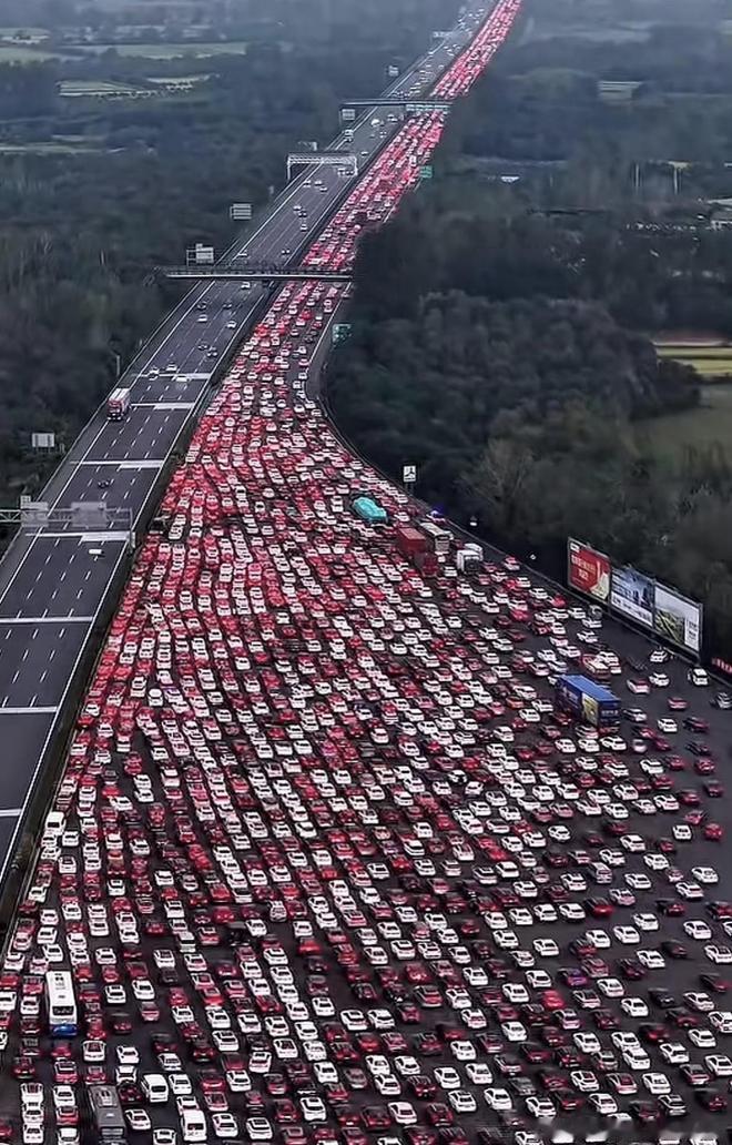 国庆假期你会宅家还是出去旅游这个十一假期你是宅在家里，还是出去旅游了？十一7天小