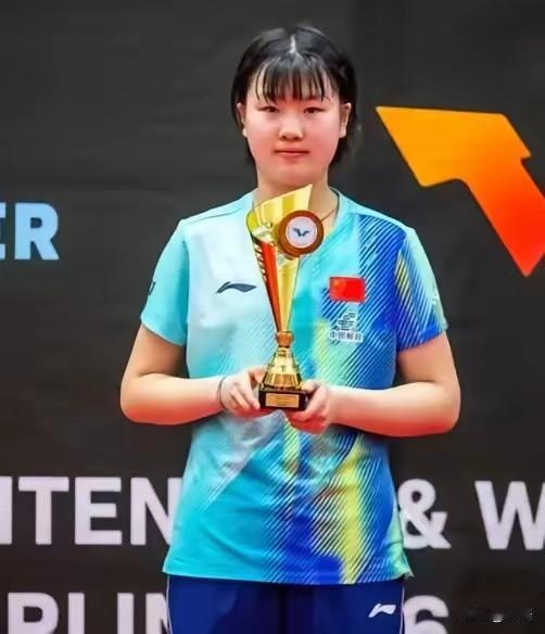 让人心疼！一个 15 岁的小姑娘，独自在欧洲 8 天连拿 3 个冠军，但身后竟连