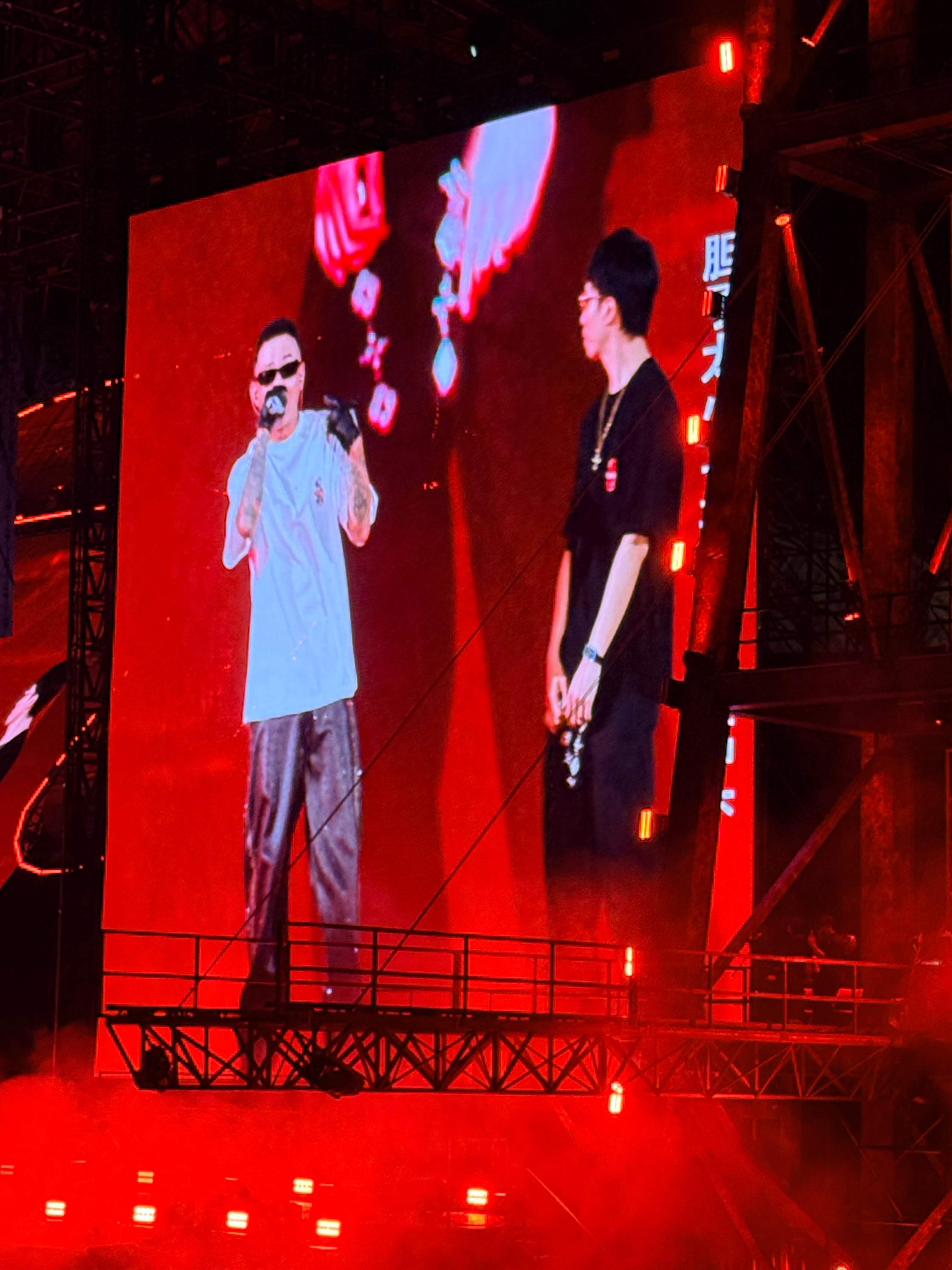 GAI才想起自己是来开演唱会的爽飞了！ 