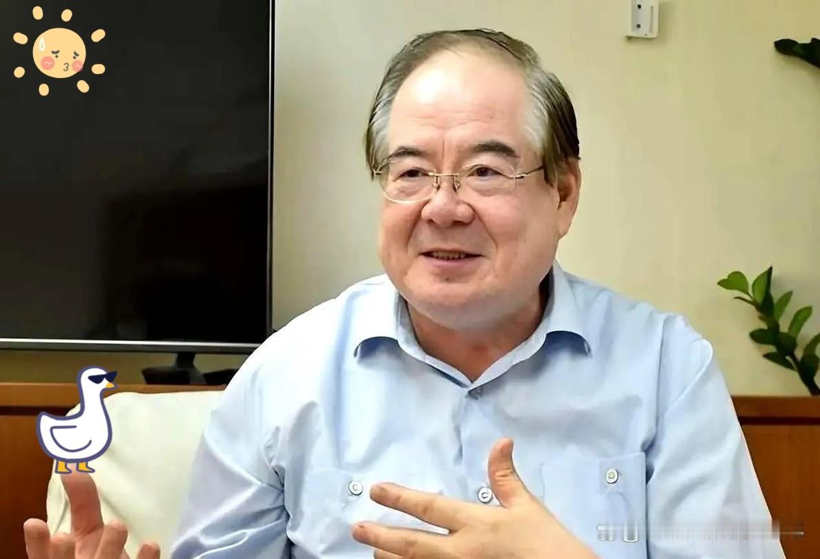 南京紫金山的风，吹过392级石阶时，总带着历史的重量。77岁的国民党副主席李乾龙