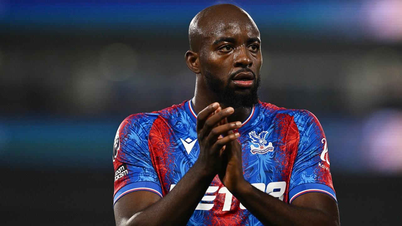 罗马诺表示：对于米兰的锋线，我们还在等待恩昆库的后续发展。
米兰仍在关注马特塔，