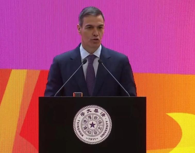 西班牙首相硬刚美国，霸气回怼特朗普，希望中国主持公道。

最近国际上有件大事特别