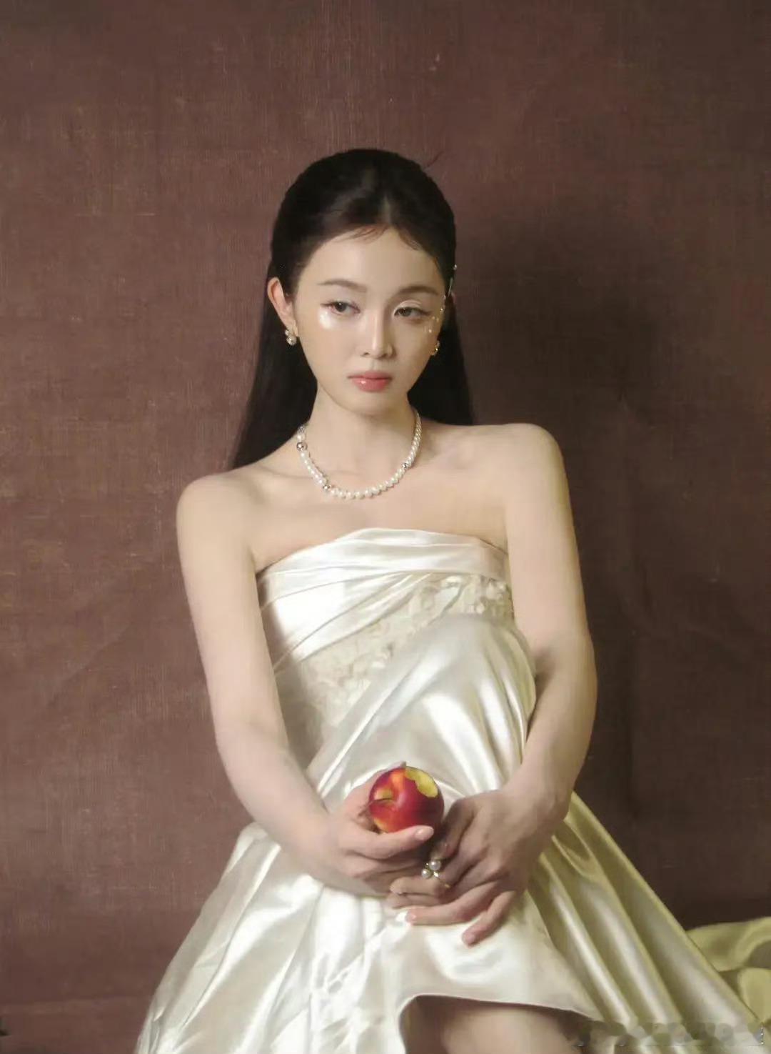 吴宣仪今日造型被网友吐槽好油