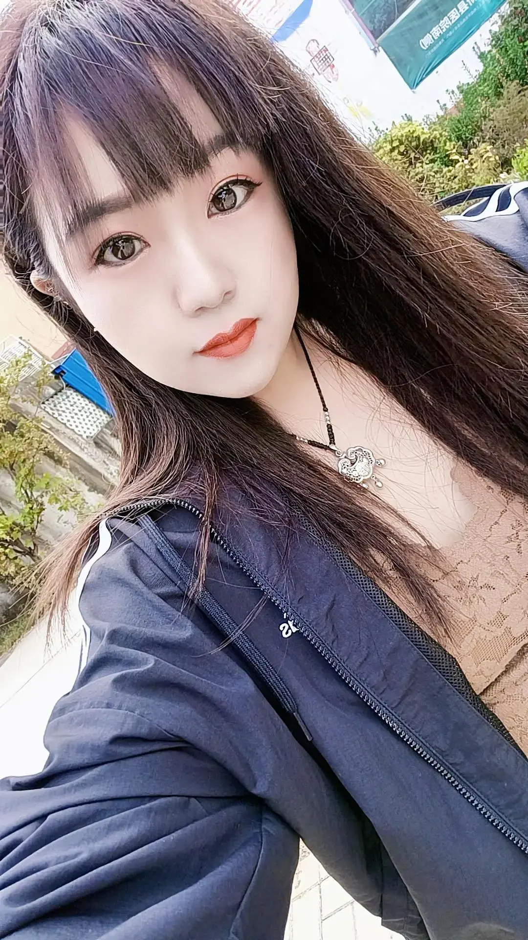 做人，勿忘恩。信你的人别骗，爱你的人別伤，帮你的人别忘，陪你的人别弃。...