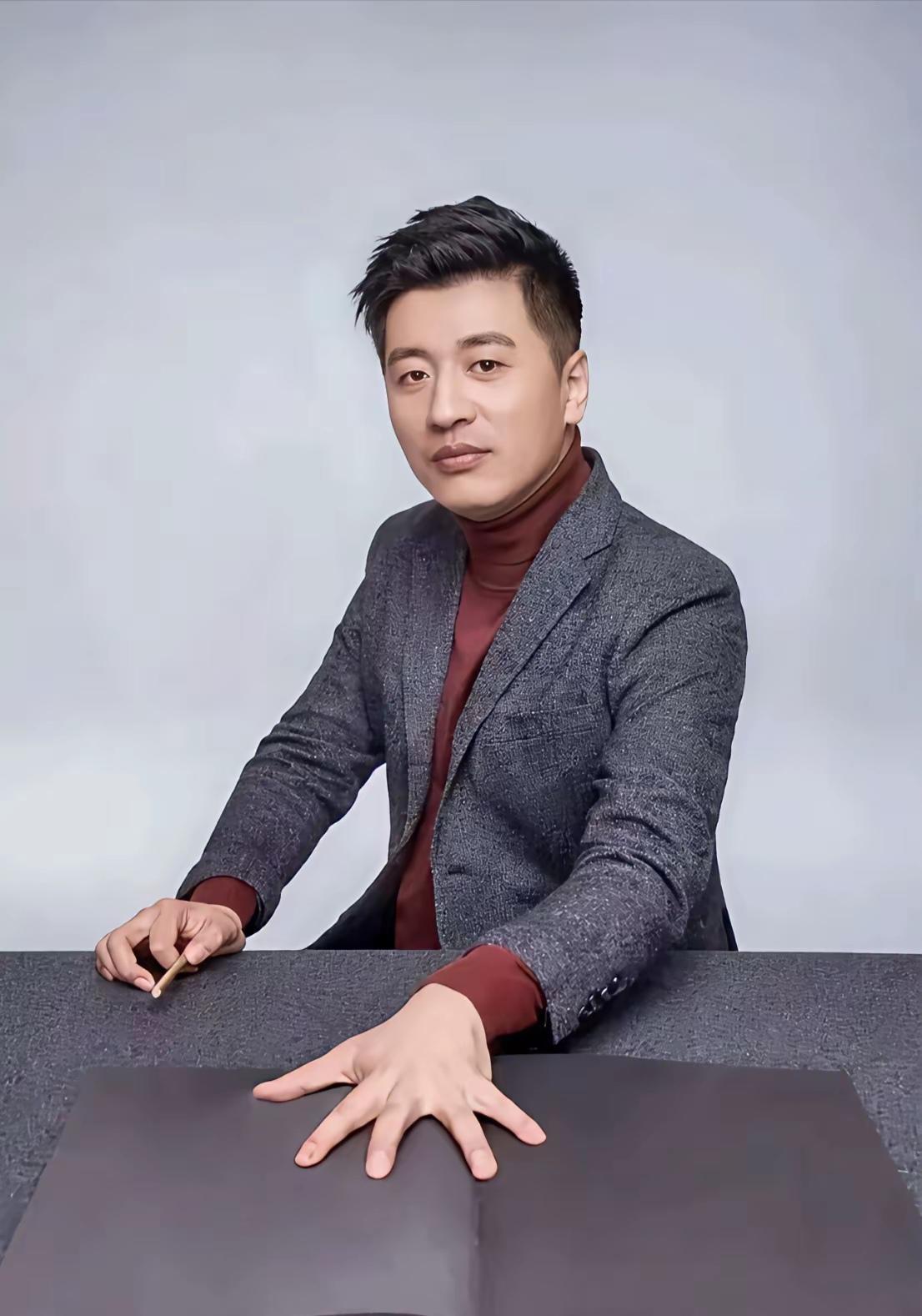 才41岁的张雪峰老师不幸辞世了，令人无比震惊和惋惜。看了很多关于他过世的情况介绍