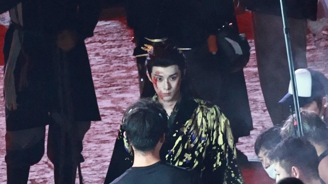 开拍前后好不一样，演员王鹤棣😈王鹤棣 ​​​