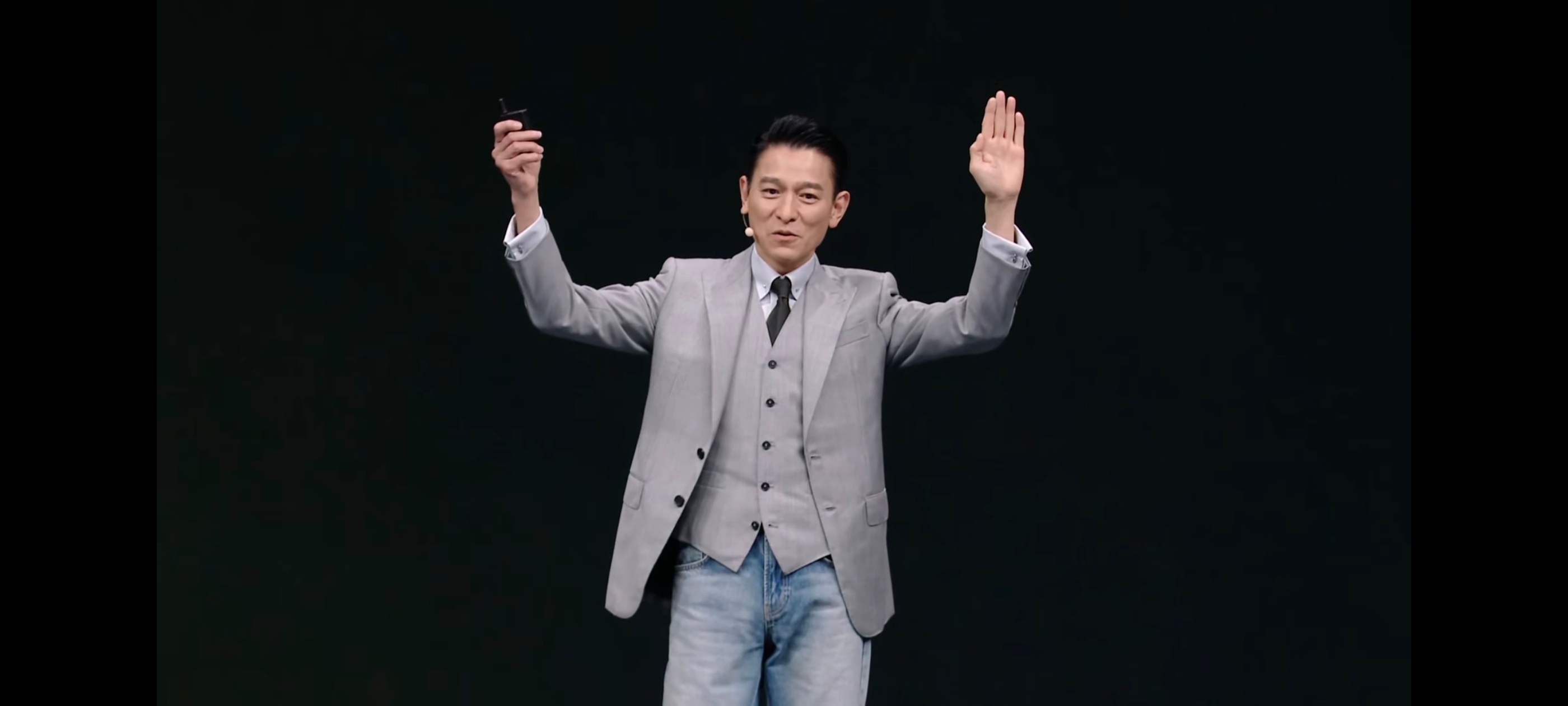 华为发布会刘德华出席华为发布会一个字帅！依旧帅气不减当年！ ​​​