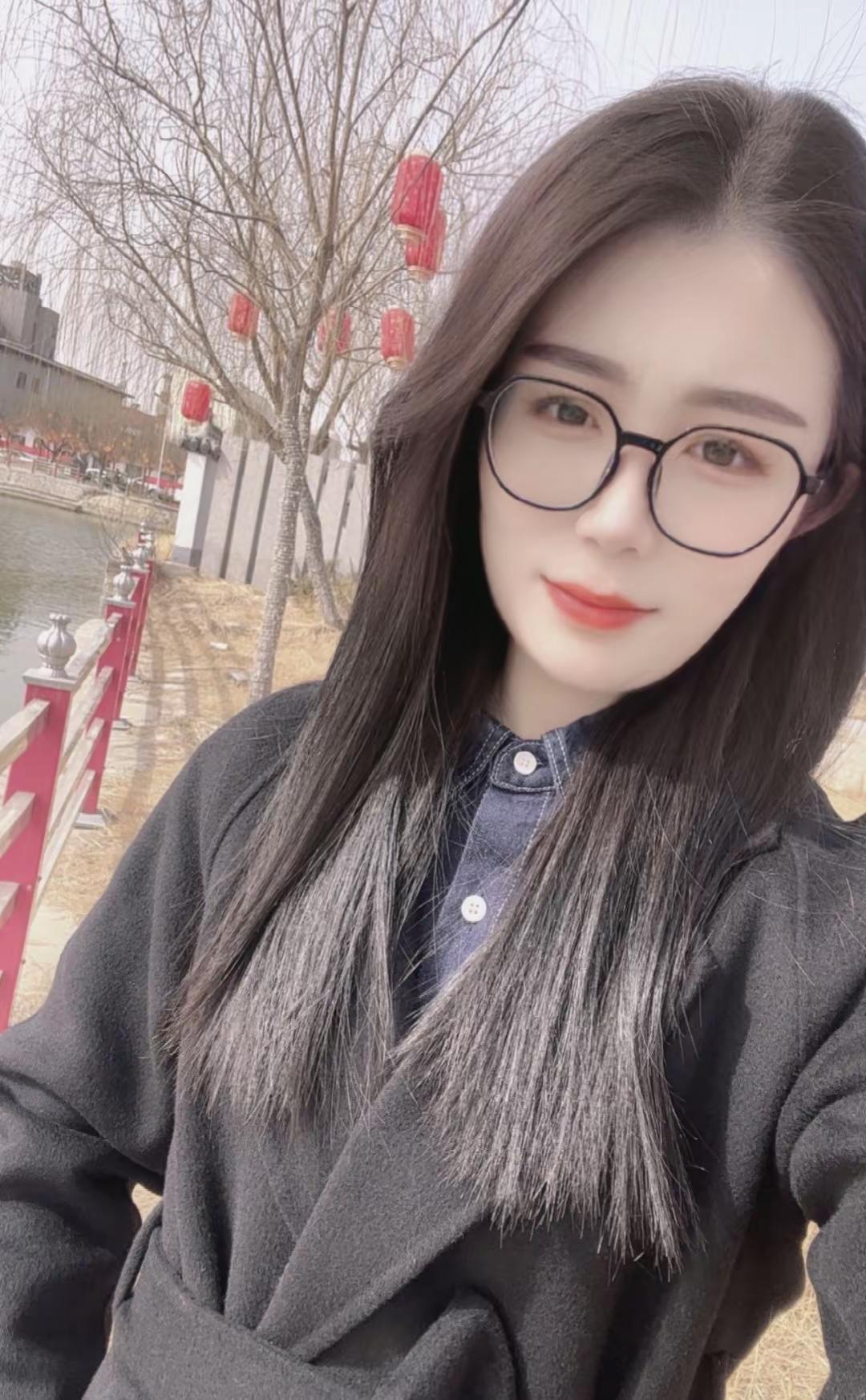 我想把自己养的软软糯糯的 开开心心的 漂漂亮亮的 温温柔柔的 一副与世无争的样子