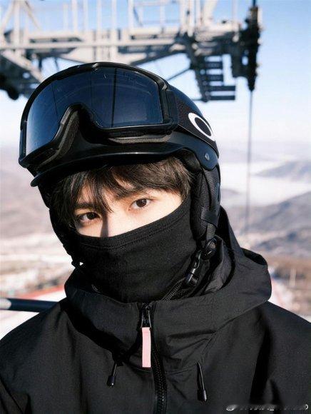 刘俊昊审美就是第一生产力 果然颜值才是顶级氛围感密码，刘俊昊的五官太优越了