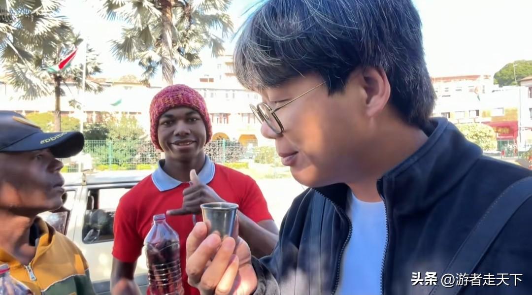 马达加斯加的物价怎么样？
抖音上有个博主叫做敬大宝，最近正在马达加斯加旅游，分享