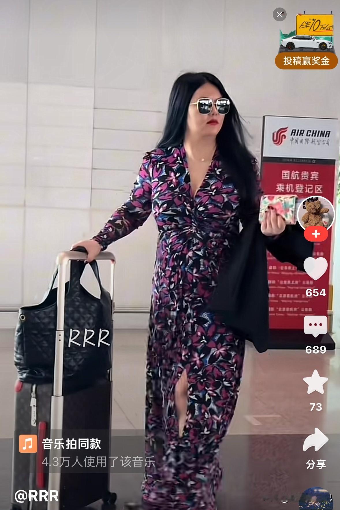 这就是富贵相吧！
要啥有啥，一身肉乎乎的，大圆脸，一看就有福气。

这就是行走的