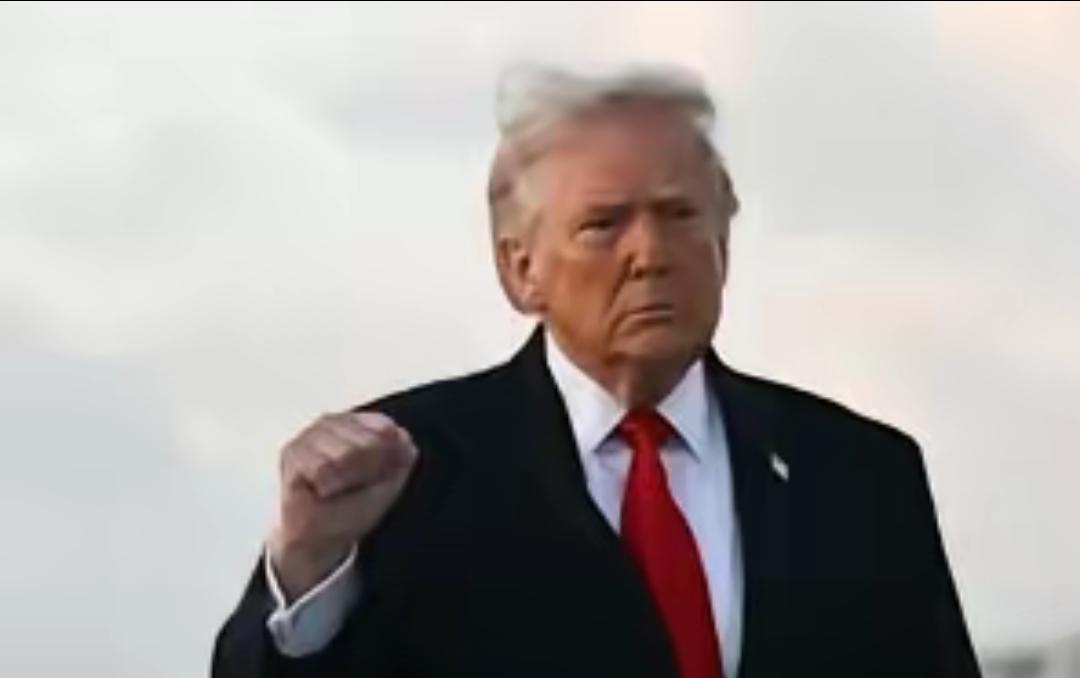 万万没想到，等来的不是高市的道歉，而是特朗普在镜头前一句地宣布：“永远不允许第三