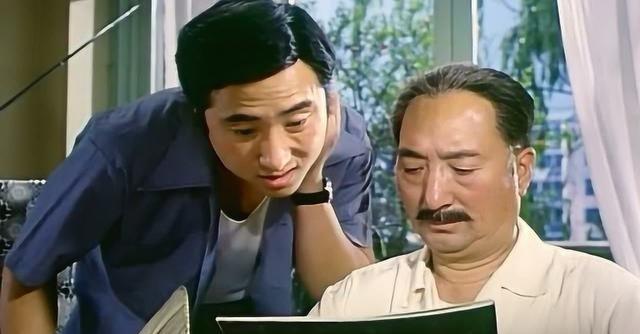 当年陈佩斯风头正盛的时候，他的妻子就有先见之明，偷偷用70万的现金，买了一块废弃