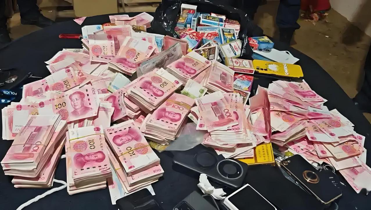 贪官被查的钱都去哪里了？  


         应该说，绝大部分涉案赃款、房