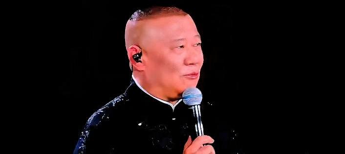 我早就说了，郭德纲夸岳云鹏，夸一回好哭一回。

太原演唱会，老郭突然上台，当着全