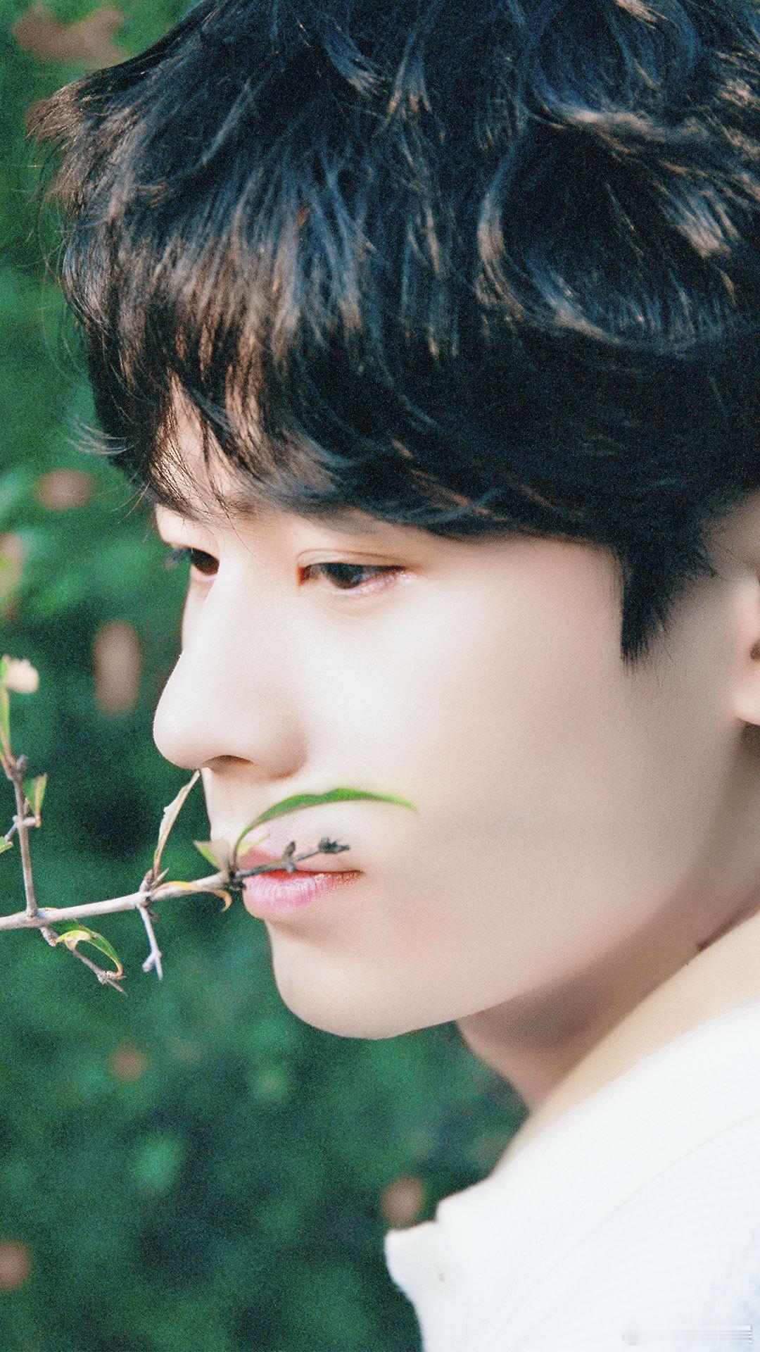 #无畏胶片##居家风无畏#JDG无畏的胶片风形象令人心动，适配度绝佳。渴望更多高