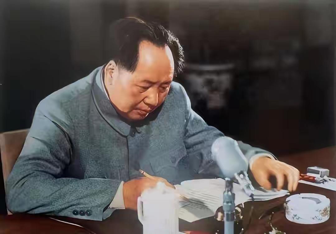 震怒与力挽：平津战役危急时刻，毛主席亲自挂帅定乾坤
 
大决战关键时刻 三位兵团