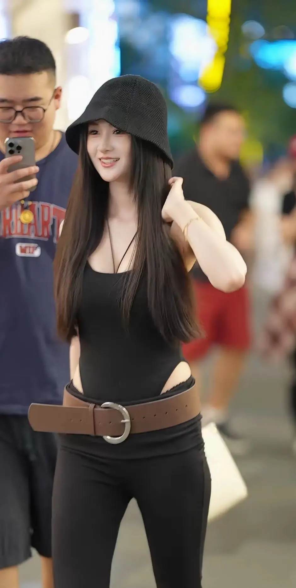 女神 美背杀 露背