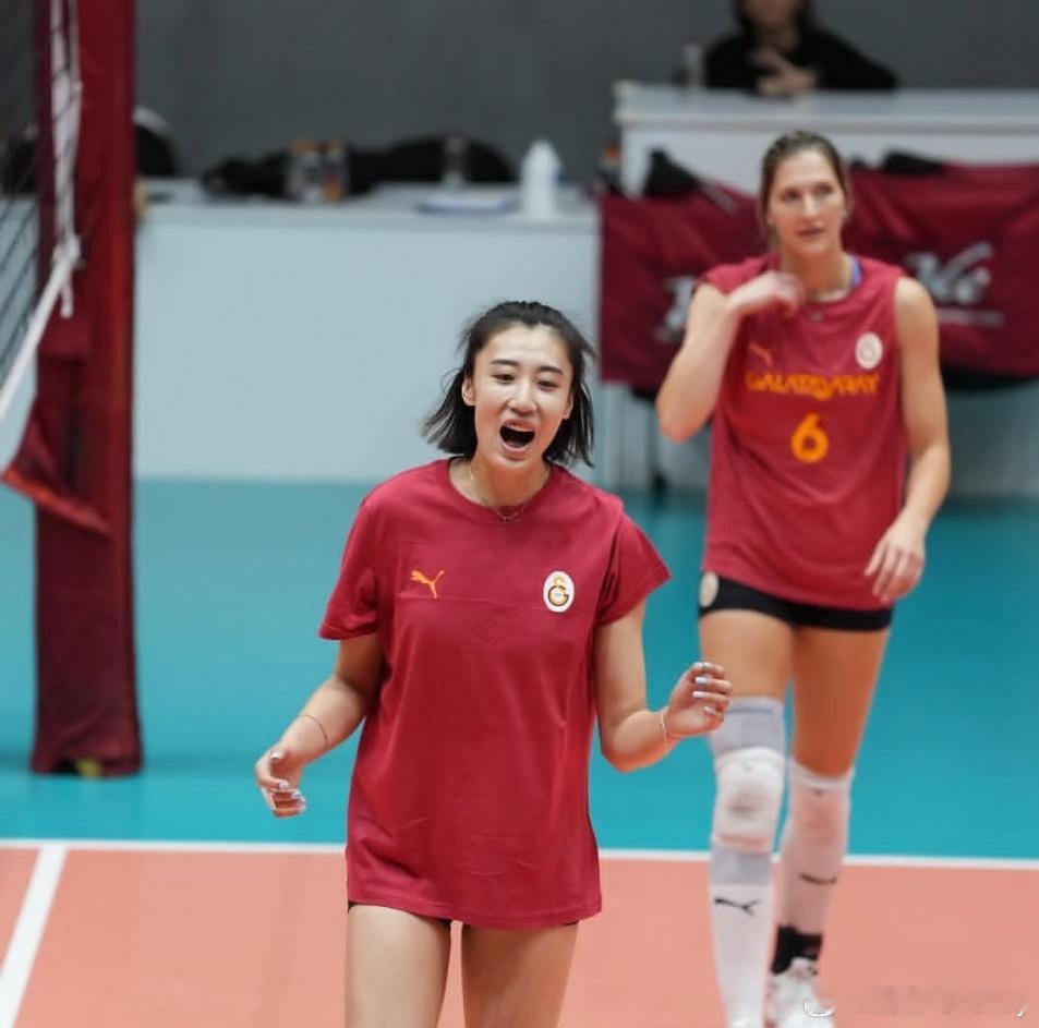 王媛媛土超首show大获成功，10扣3中0失误被拦，8拦1发，拿到12分。本方第