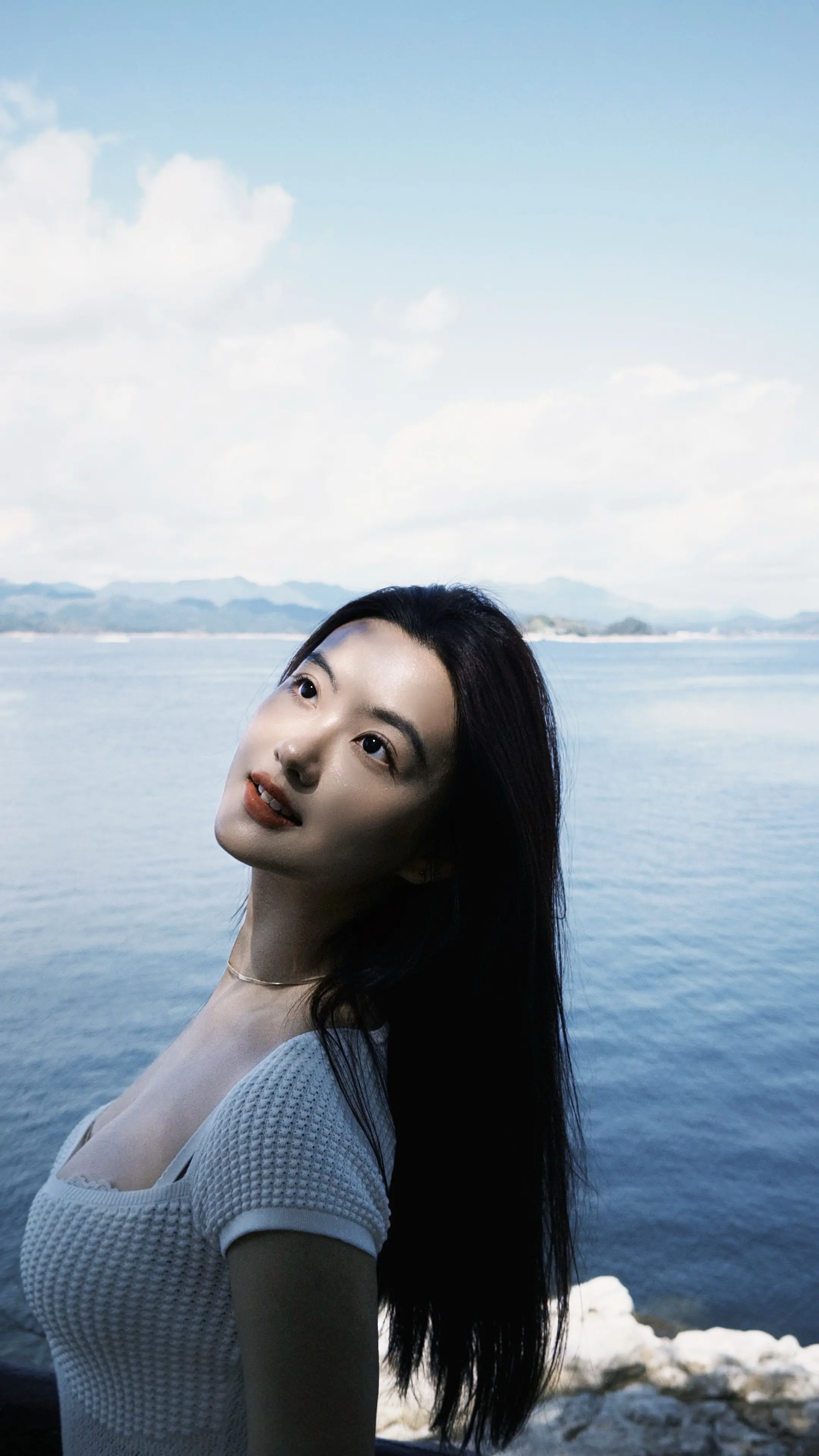 待她笑颜如花。