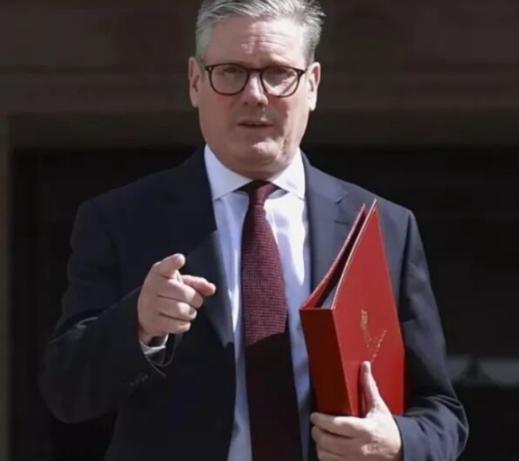 俄罗斯再次发出警告，如果英国首相访华成功，那么英国与中国将要面对美国无尽的怒火。