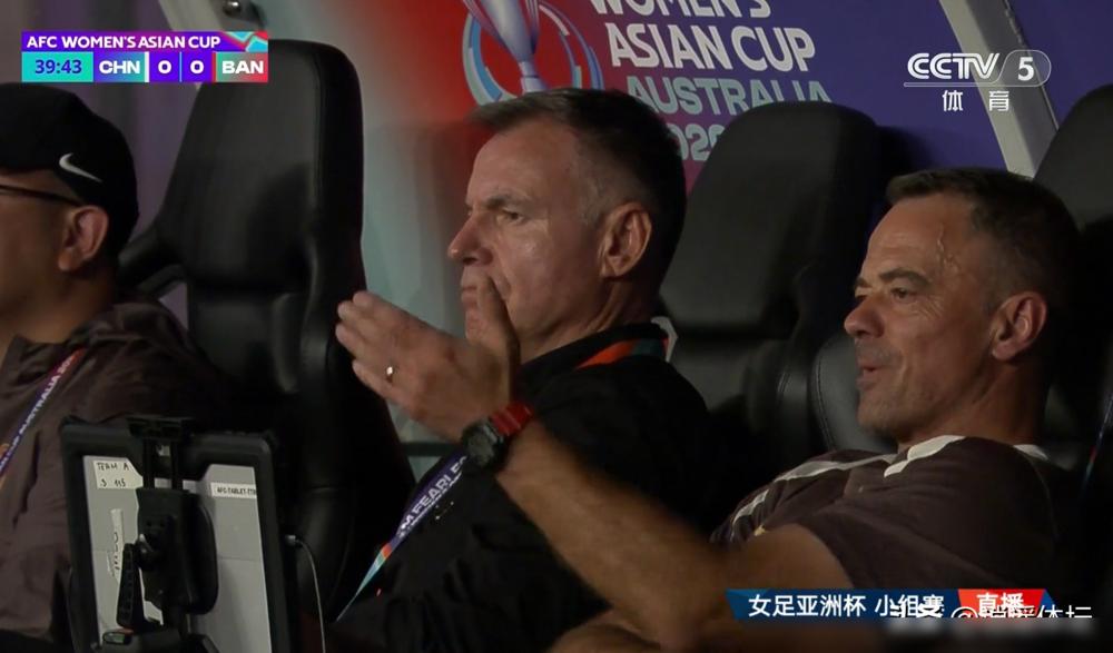 24脚狂轰滥炸只换来区区两个进球，面对亚洲杯新军孟加拉国，咱们女足姑娘硬是把你我