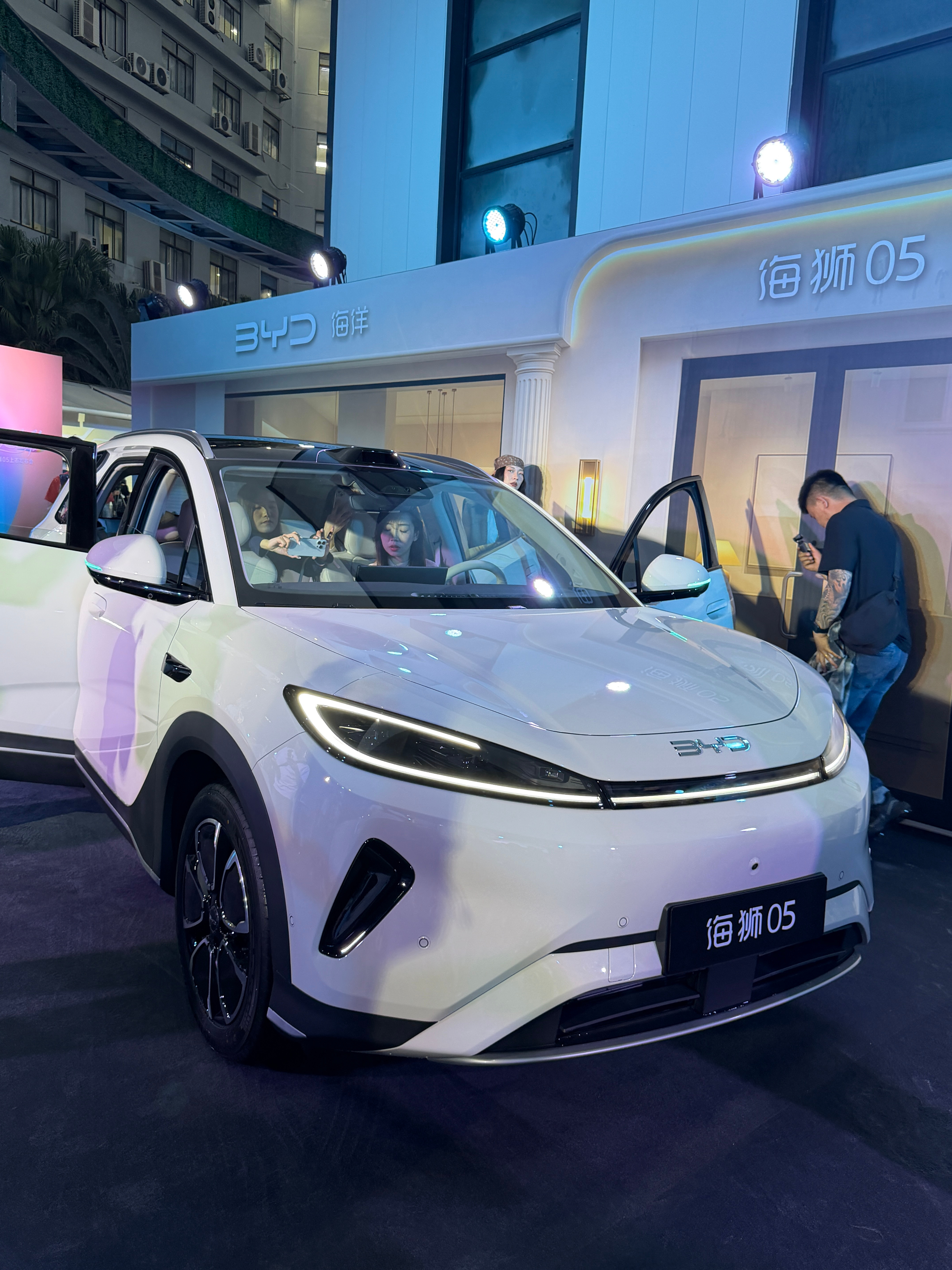 已到比亚迪海狮05上市发布会现场～ 深圳·比亚迪股份有限公司(六角大楼)
