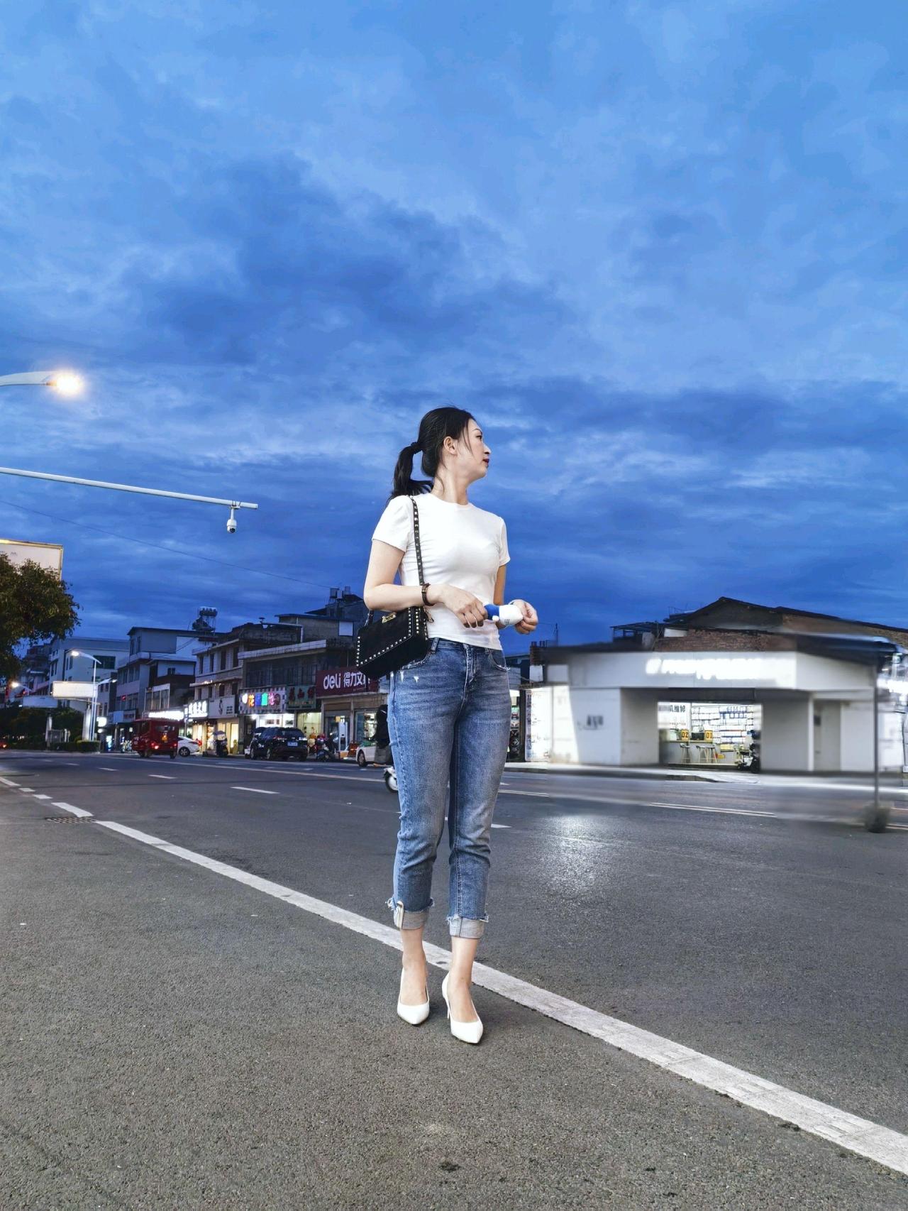 女生怎样穿搭会看上去很优雅