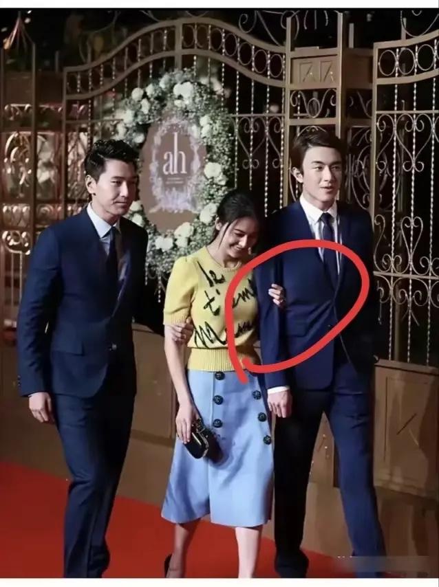 换我老婆跟别人这么亲密，我早就当场翻脸了！
男的也确实能忍