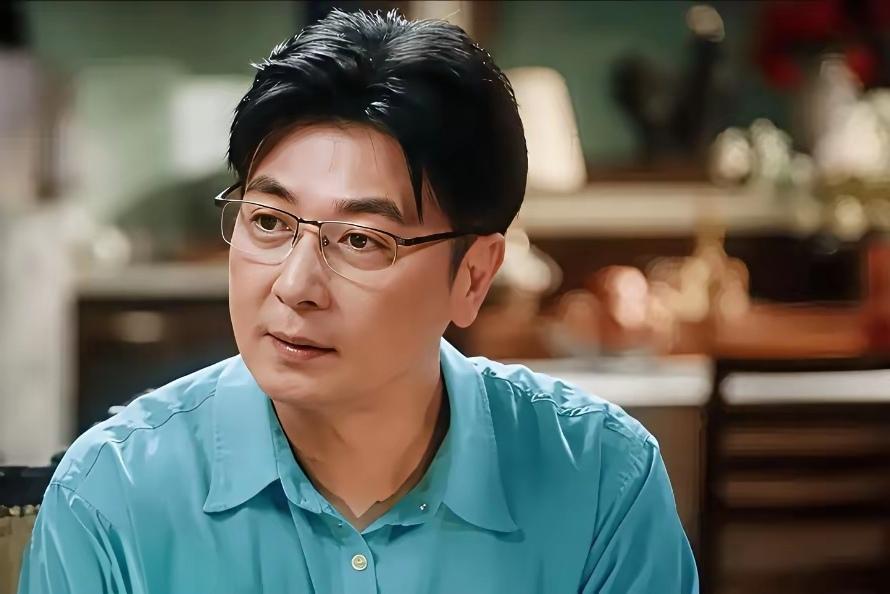 追剧巜冬去春来》  庄庄从北京站一下火车，就遇上了劫匪，所带的钱被抢光了，山东小